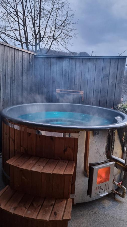 فندق Glamping Kranjc كوباريد المظهر الخارجي الصورة